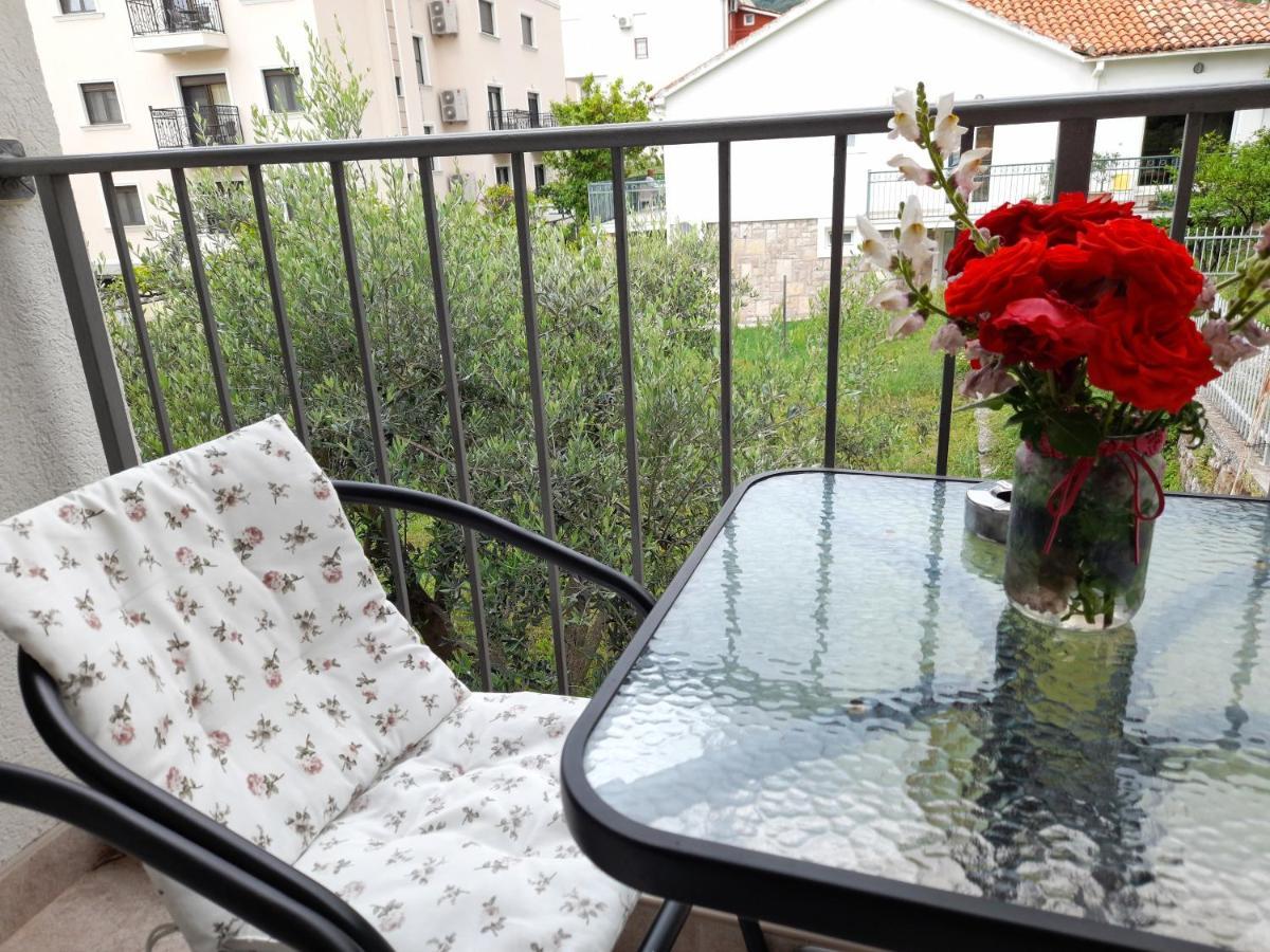 Guest House Djonovic Petrovac Екстериор снимка