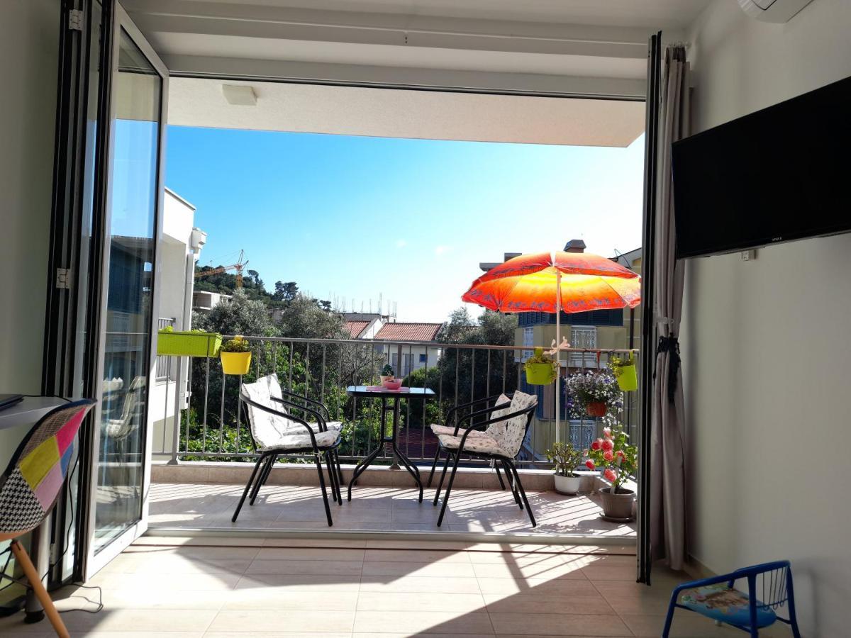 Guest House Djonovic Petrovac Екстериор снимка