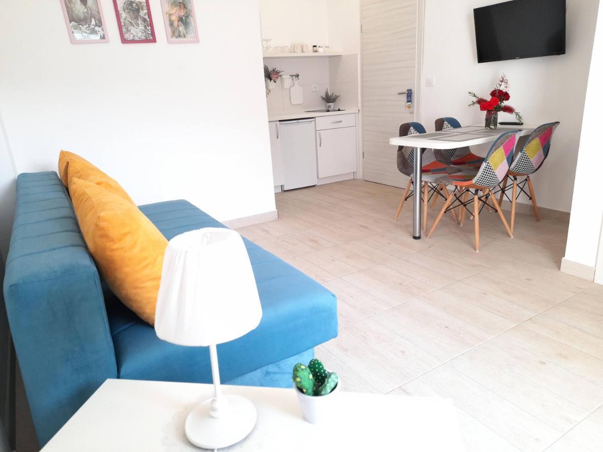 Guest House Djonovic Petrovac Екстериор снимка