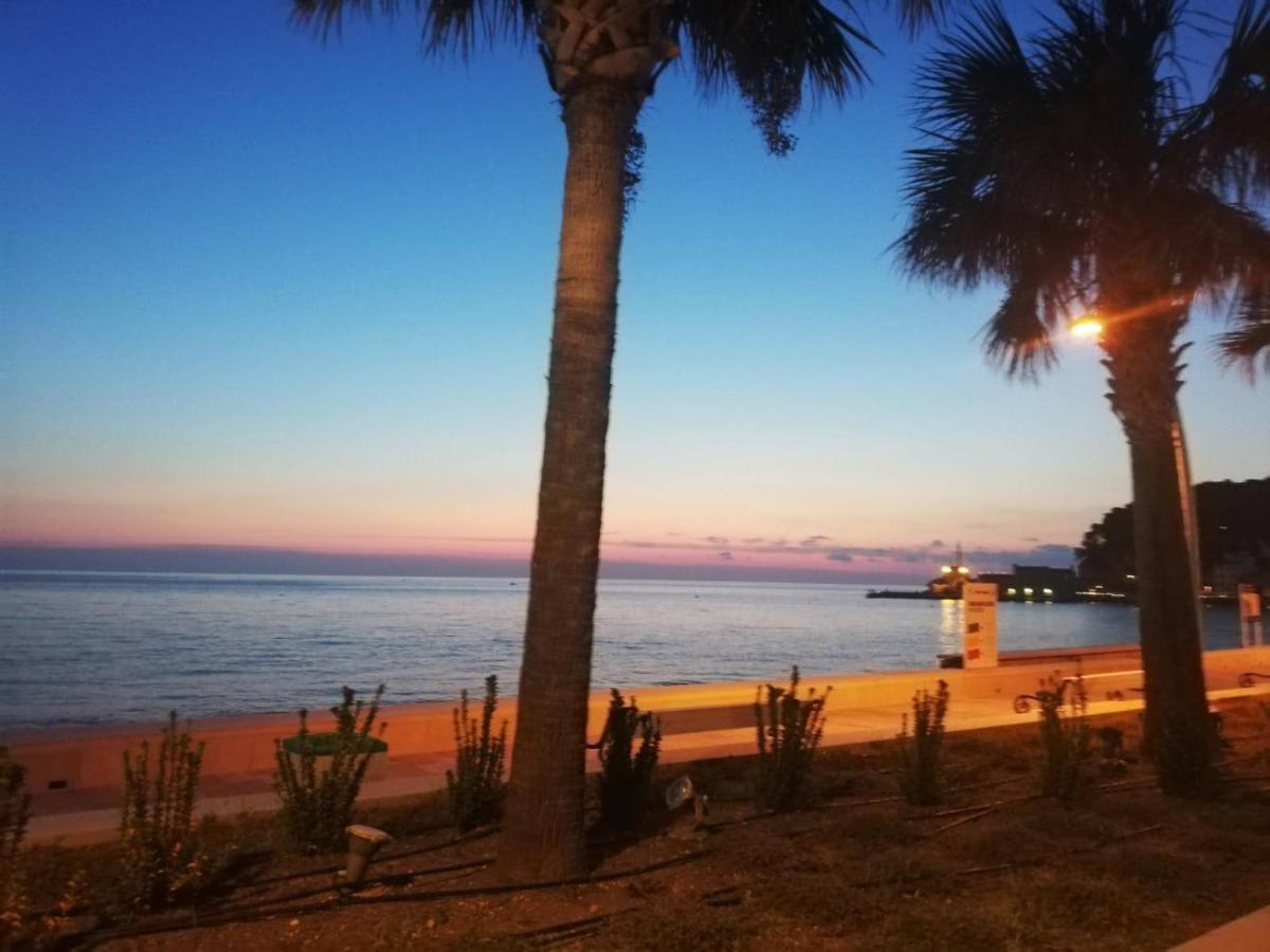 Guest House Djonovic Petrovac Екстериор снимка