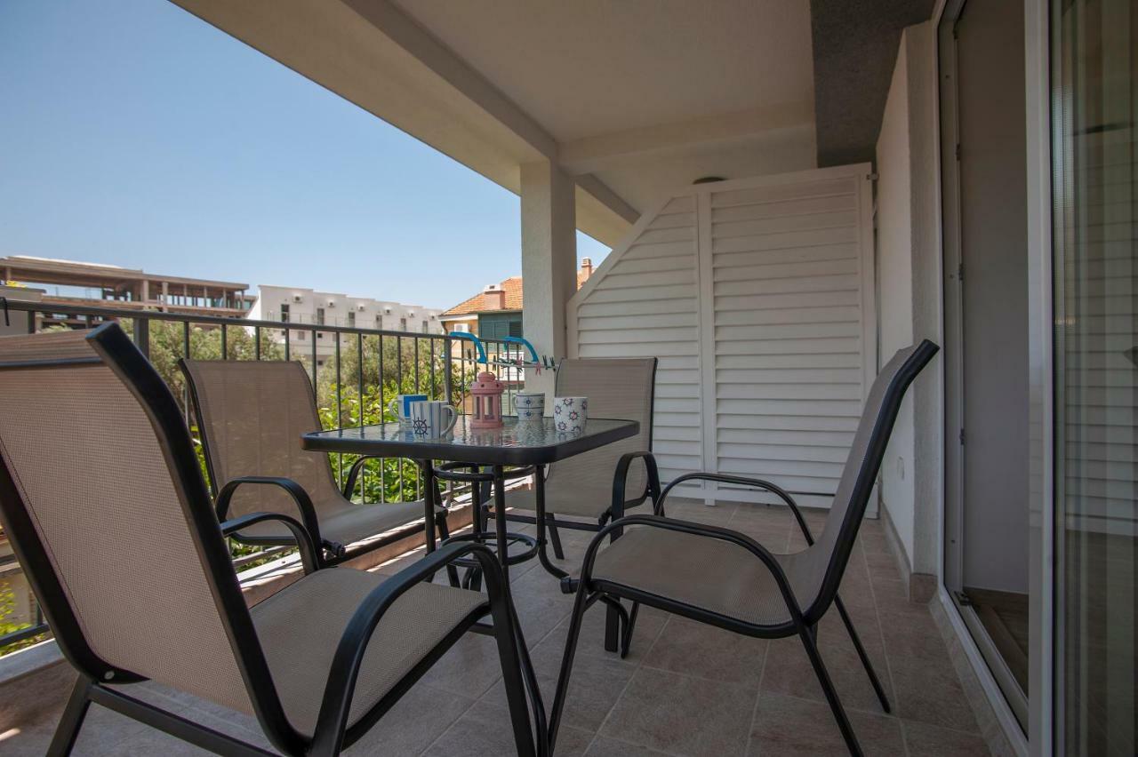 Guest House Djonovic Petrovac Екстериор снимка
