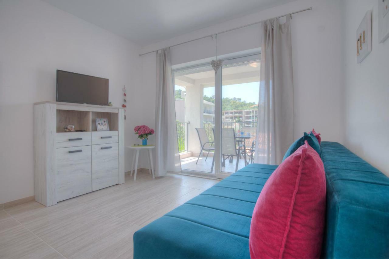 Guest House Djonovic Petrovac Екстериор снимка