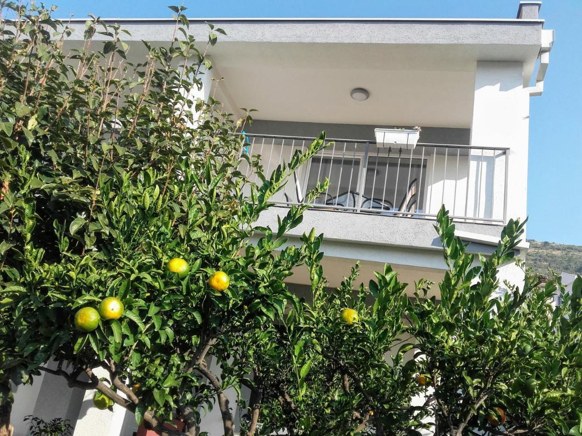 Guest House Djonovic Petrovac Екстериор снимка