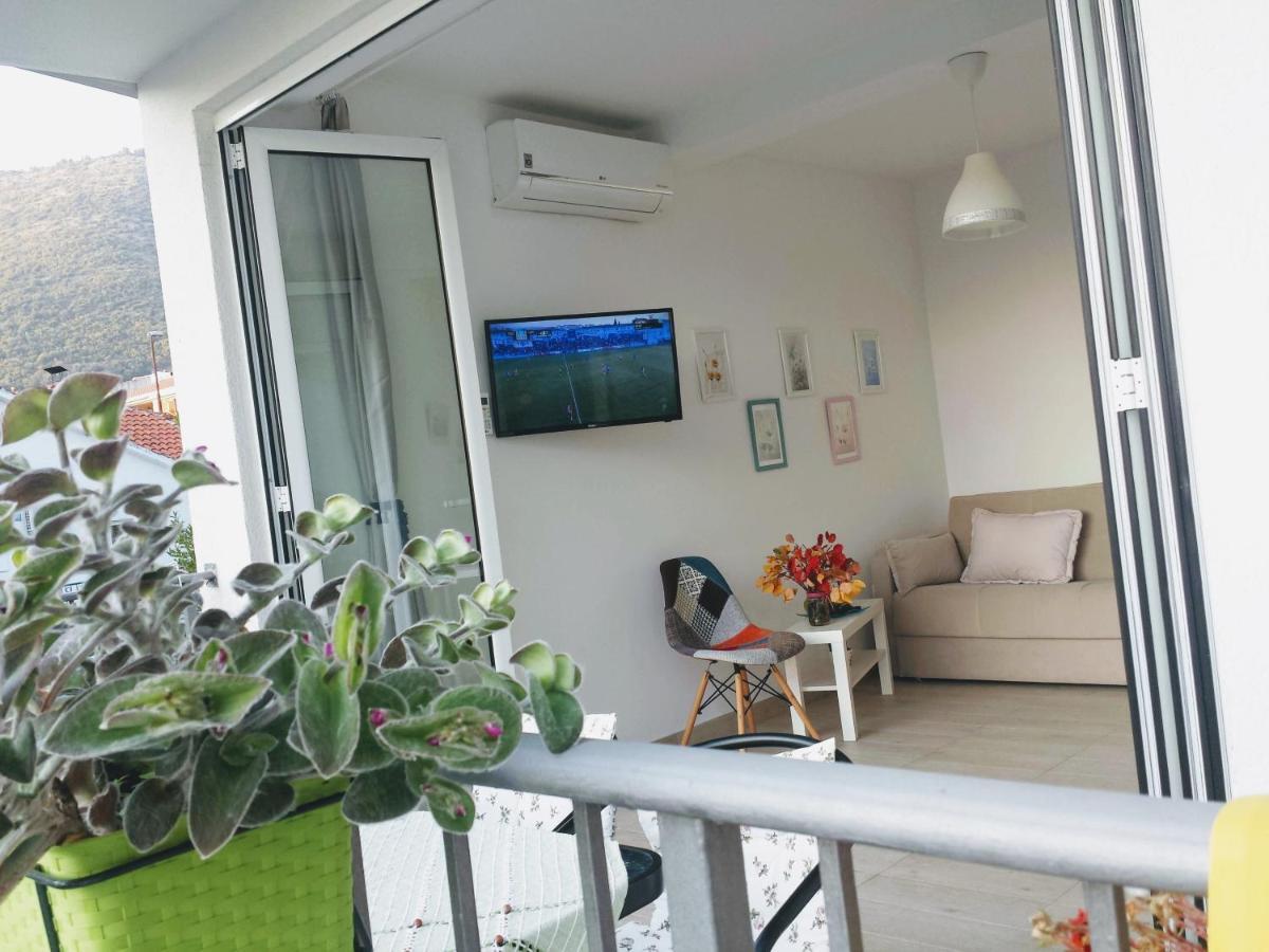 Guest House Djonovic Petrovac Екстериор снимка