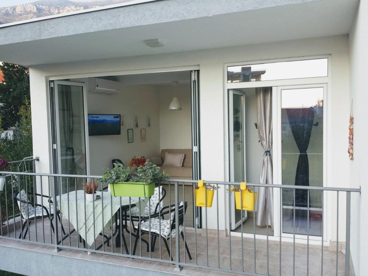Guest House Djonovic Petrovac Екстериор снимка
